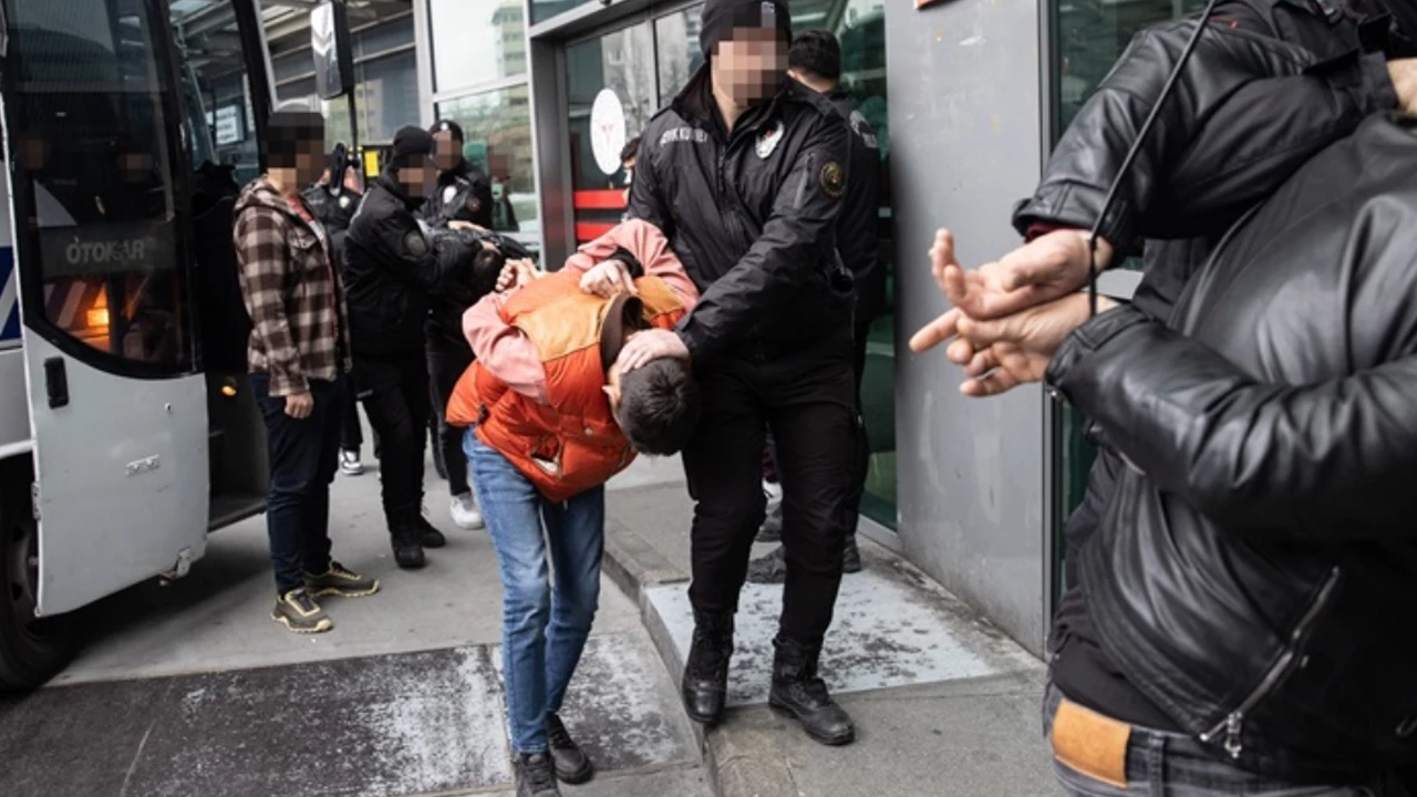 AK Parti'nin seçim çalışmalarına yapılan saldırıda 3 çocuğa  tutuklama!