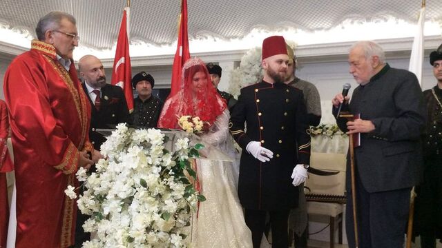 II. Abdülhamid'in torunu İstanbul'da evlendi: Şahidi İlber Ortaylı oldu