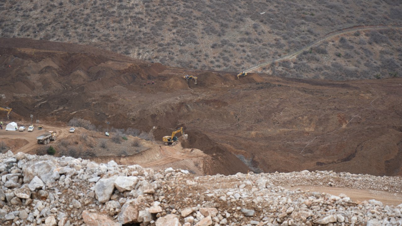 5 bakan bölgede! Erzincan’daki madende çalışmalara ara verildi