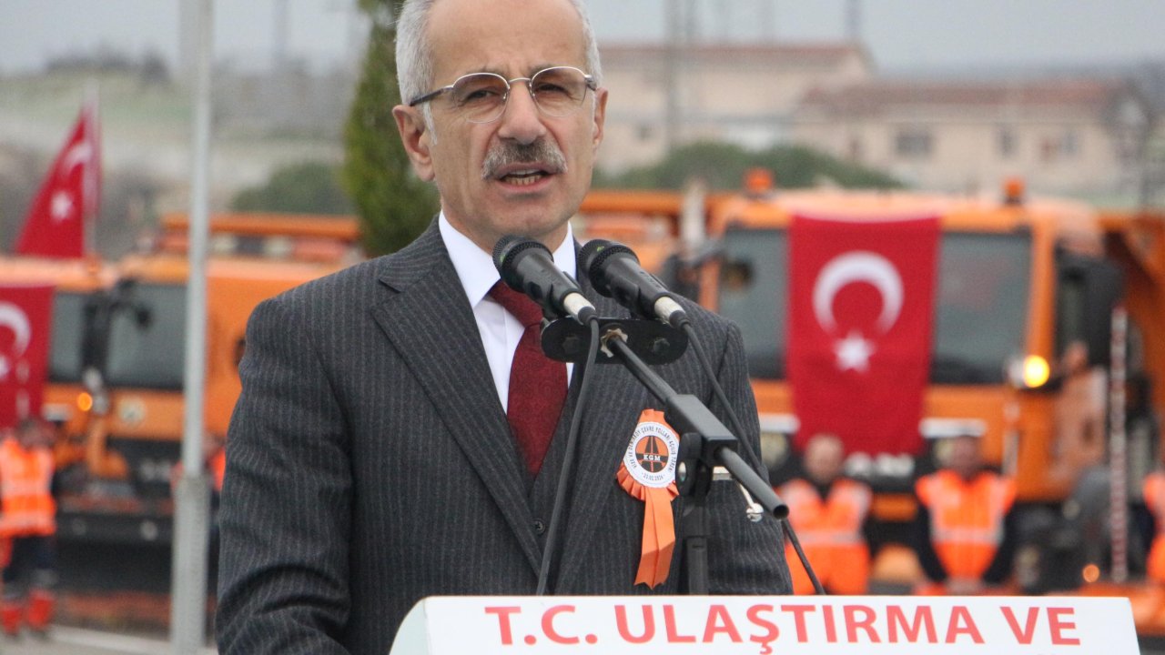 Ulaştırma ve Altyapı Bakanı Abdulkadir Uraloğlu’ndan İstanbullulara müjde! 20 dakikaya düşecek