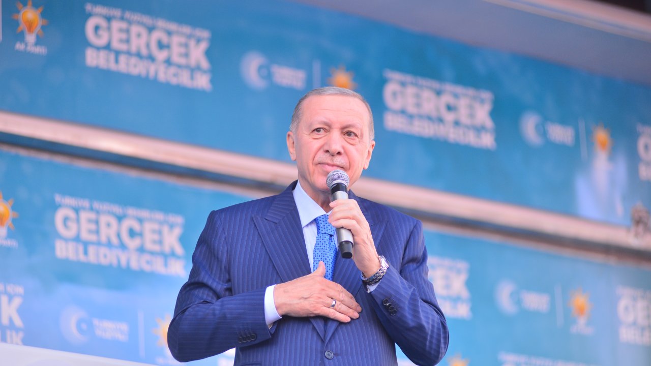 Cumhurbaşkanı Erdoğan Özgür Özel’e memleketinden seslendi: 31 Mart’ta onu da özgürleştireceğiz