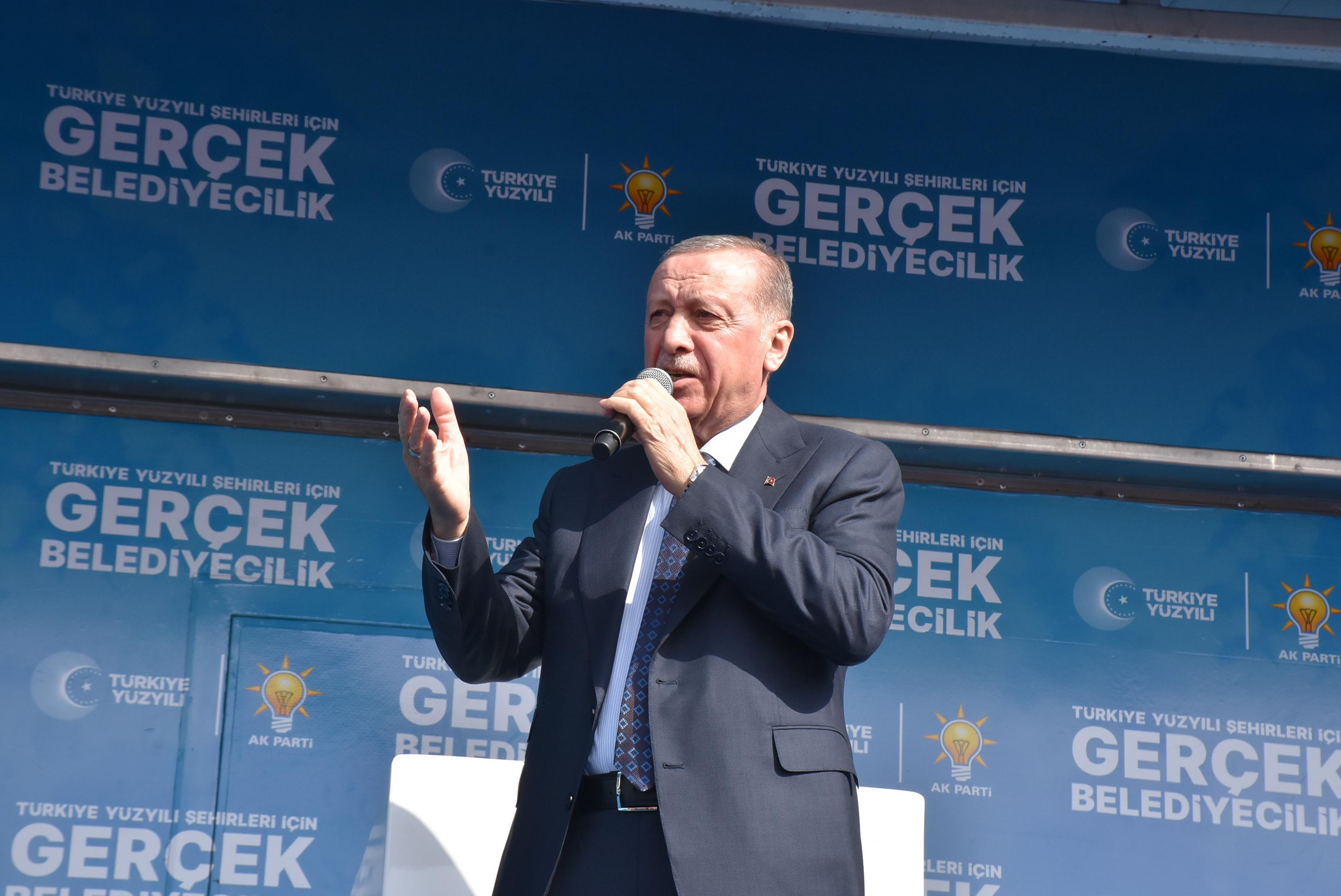 Erdoğan’dan Antalya’da önemli mesajlar: İki parti gizli kapaklı anlaşmalar yaptı! CHP’nin genel başkanı DEM’lendi