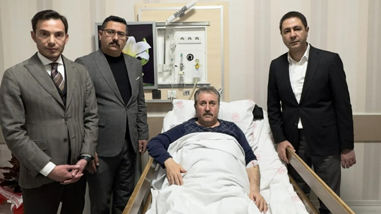 Makam aracıyla trafik kazası geçirmişti! Mustafa Destici’nin sağlık durumu nasıl? Hastaneden fotoğraf paylaşıldı