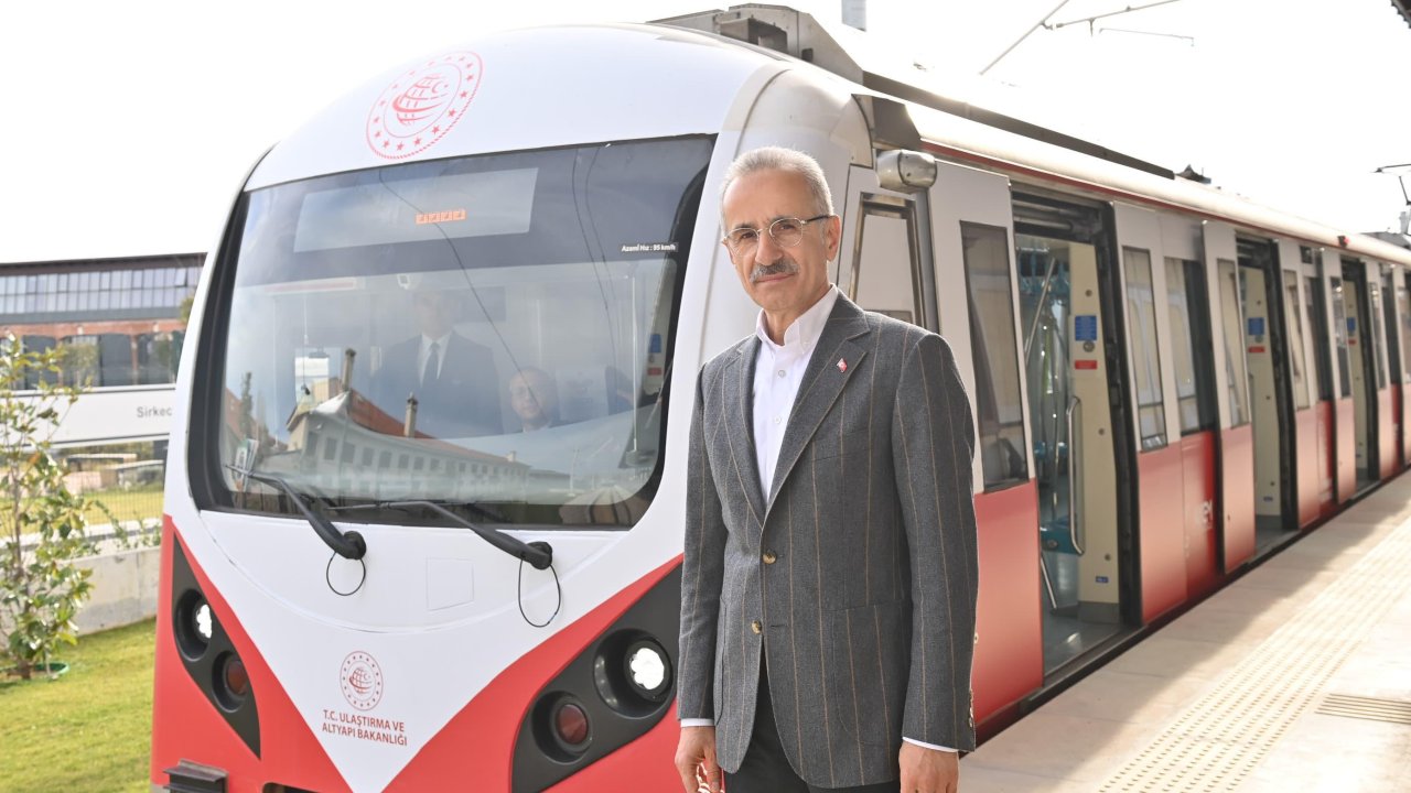 İstanbul’a iki yeni metro! Bakan Uraloğlu, açılış tarihlerini açıkladı