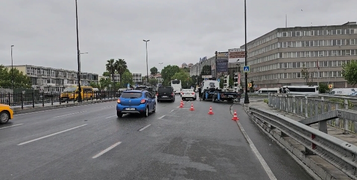 İstanbul'da "yarı maraton" nedeniyle bazı yollar trafiğe kapatıldı