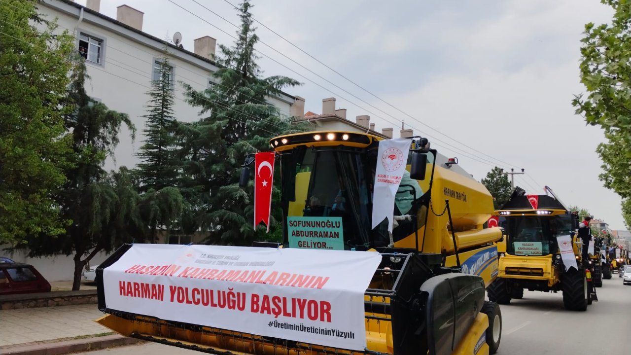 Kırşehir'de 300 biçerdöver, davul zurnayla uğurlandı