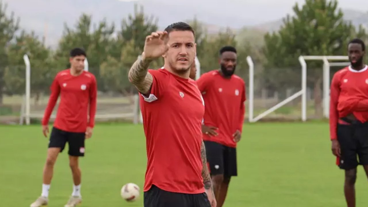 Rey Manaj'dan Sivasspor'a iyi haber