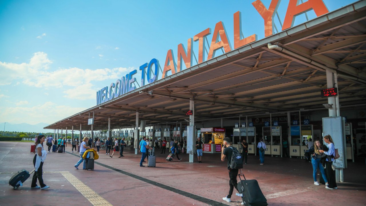 Antalya'da yeni turist rekoru