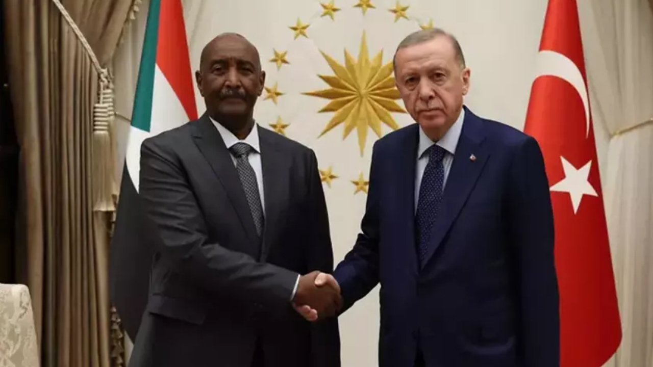 Cumhurbaşkanı Erdoğan El Burhan ile Külliye'de görüştü