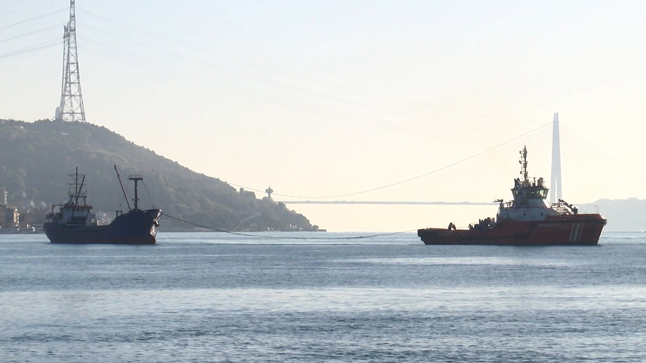 İstanbul Boğazı'nda gemi trafiği geçici olarak durduruldu!