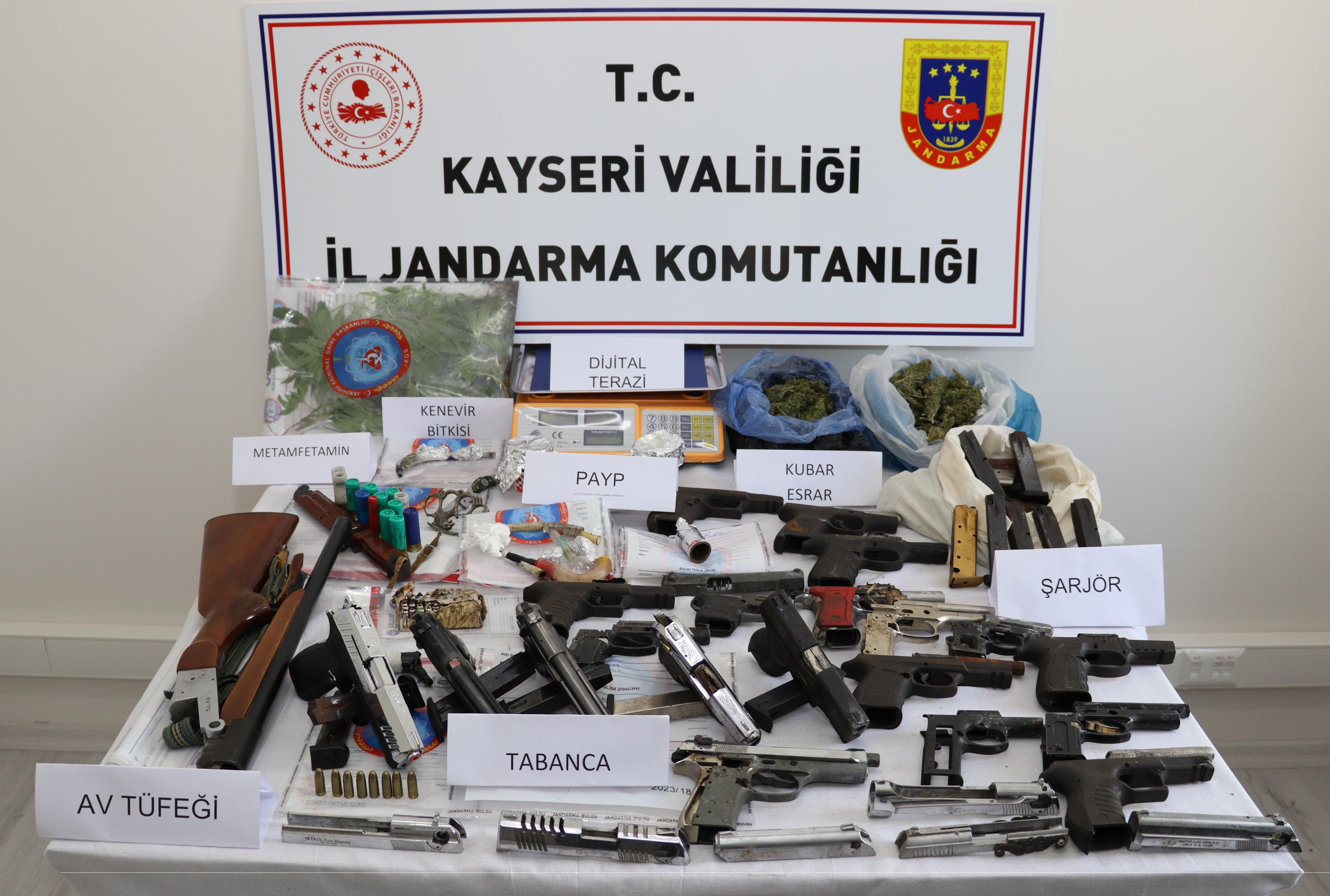 Kayseri'de uyuşturucu operasyonu: 30 kişi gözaltına alındı