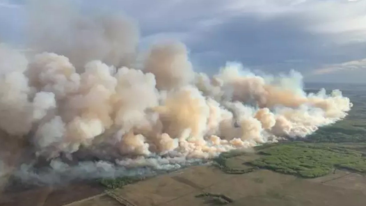 Kanada'da orman yangını! Söndürülemeyince devasa boyutlara ulaştı