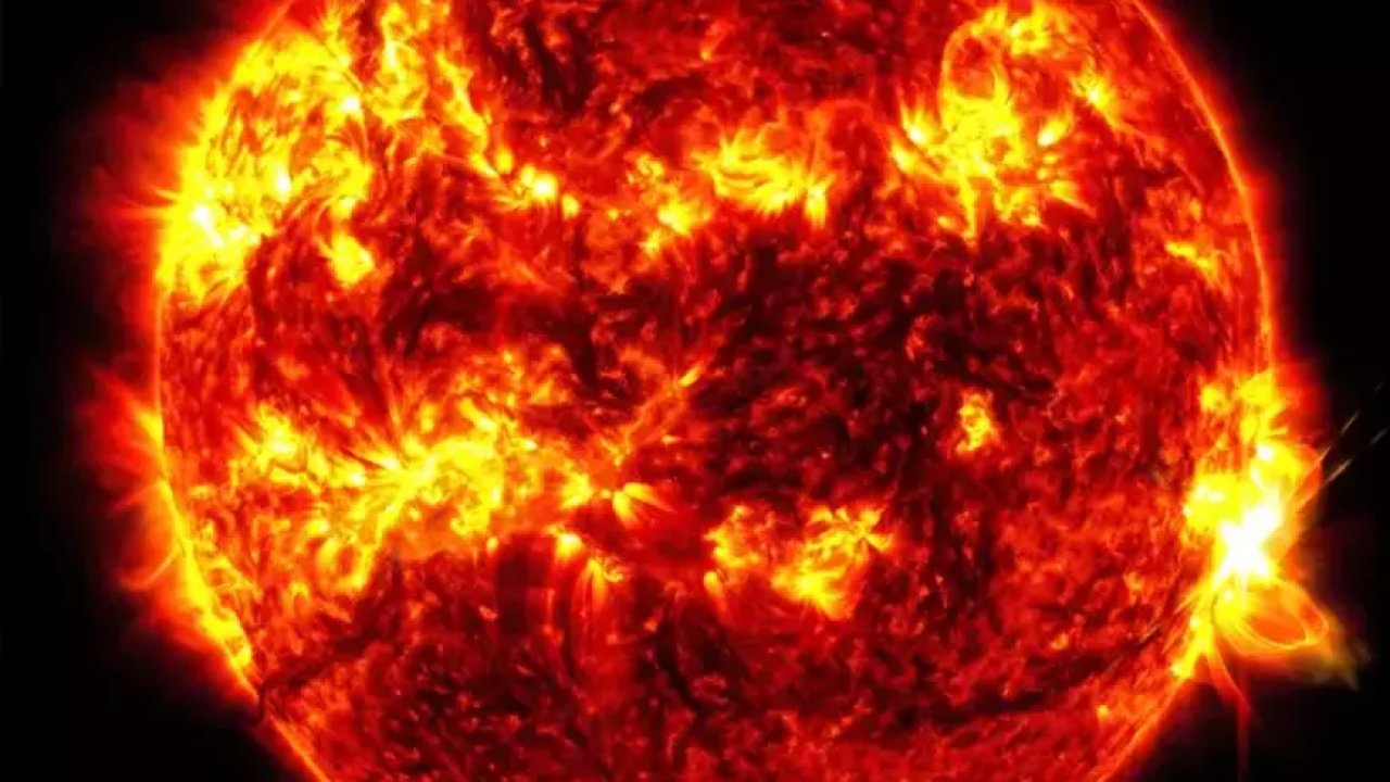Günler sonra Güneş'te bir patlama daha! NASA uyardı: Bu cihazlar çalışmayabilir