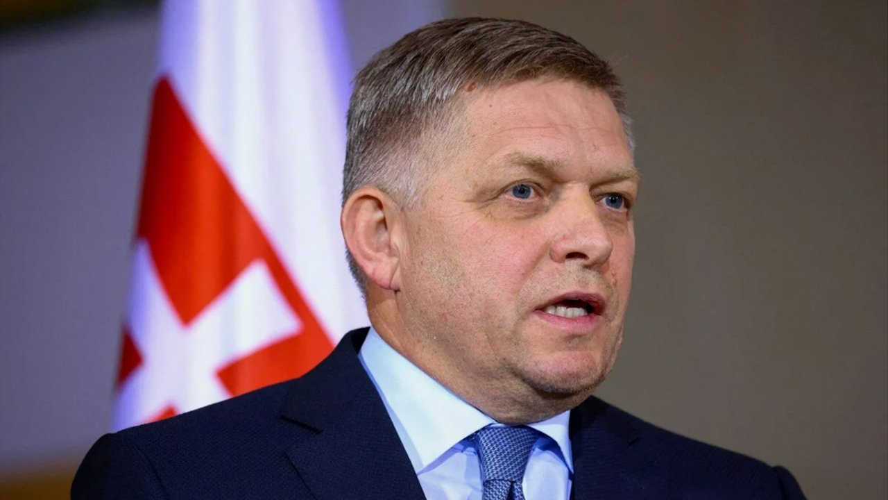 Slovakya Başbakanı Fico'ya suikast girişimi... "Birkaç milimetre ilerde olsa ölmüştü"