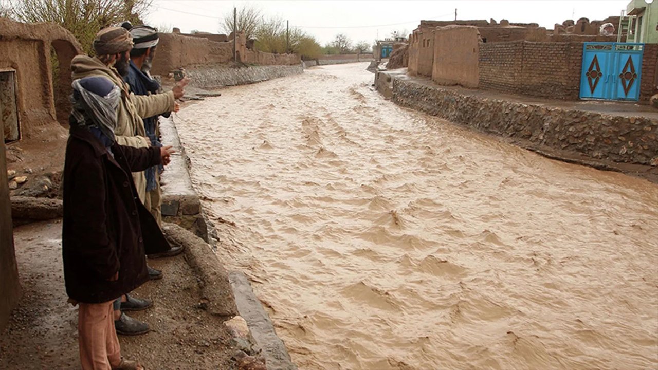 Afganistan'ı yine sel vurdu! En az 50 ölü