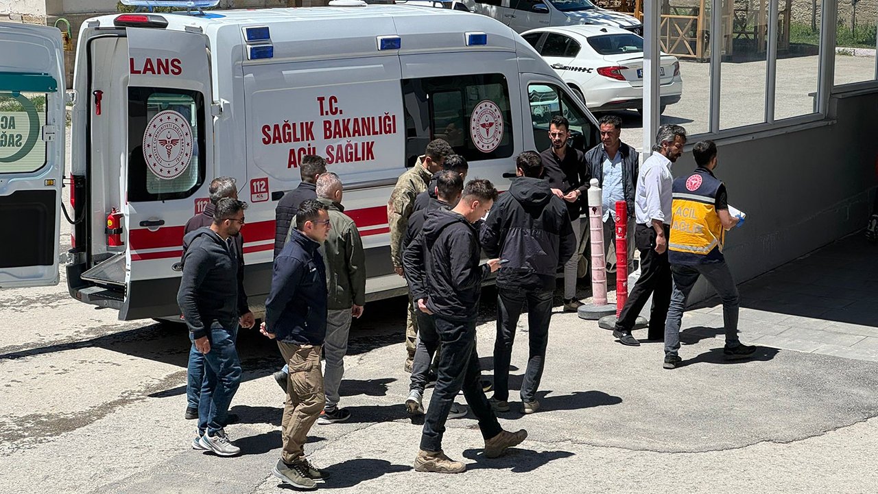 Van Başkale'de askeri araç devrildi: 11 asker yaralı