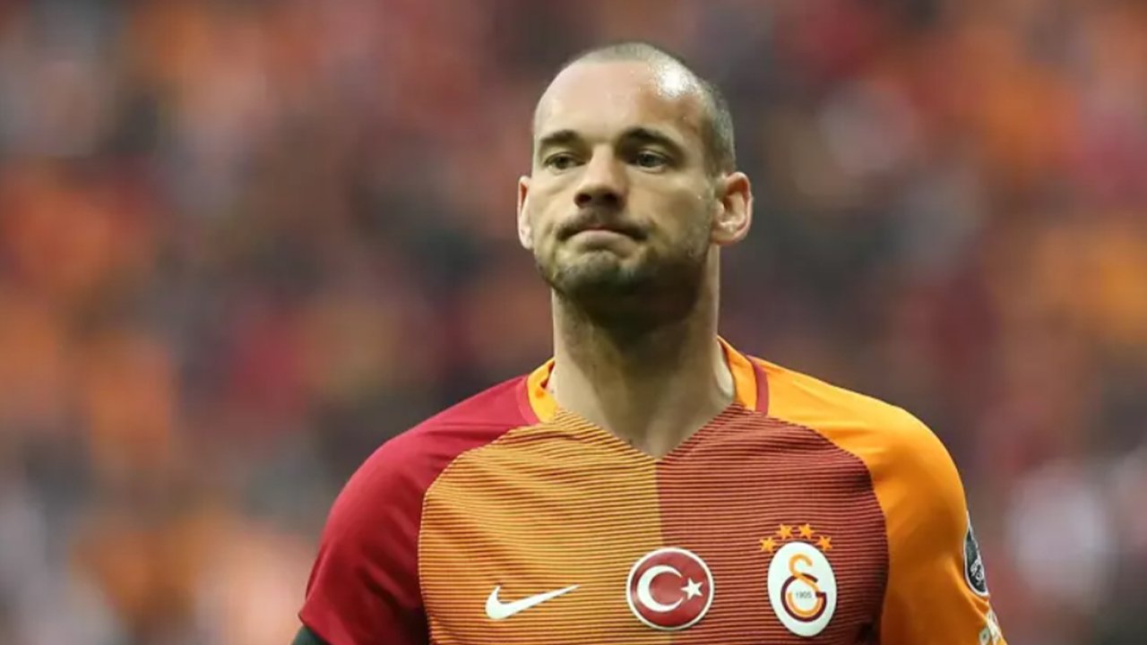 Wesley Sneijder'in derbi paylaşımı Fenerbahçe taraftarını kızdırdı