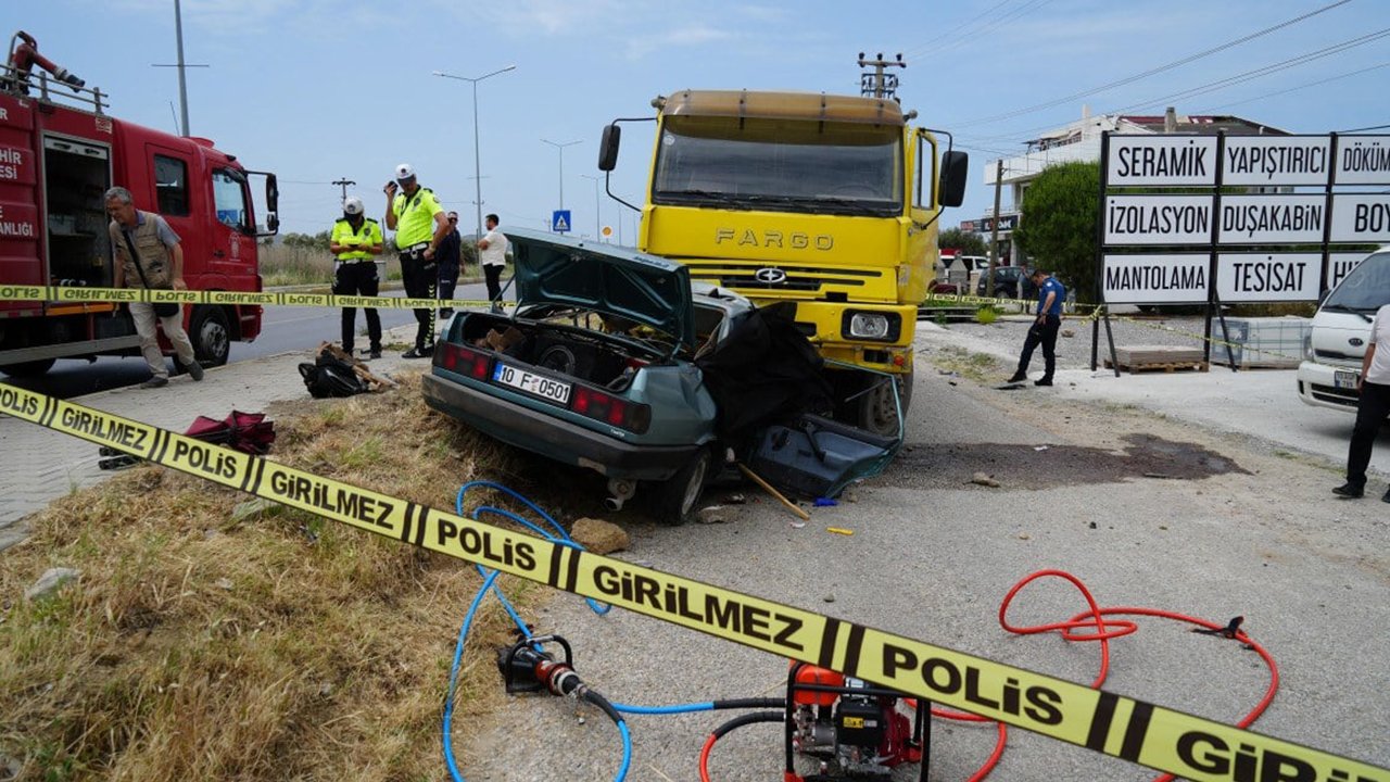 Edremit - İzmir yolunda trafik kazası: 3 ölü, 1 yaralı