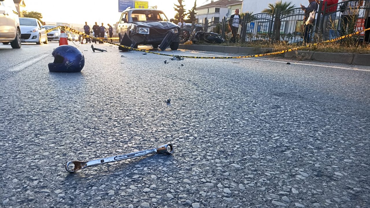 Samsun'da, yaya geçidinde otomobilin çarptığı motosikletli öldü