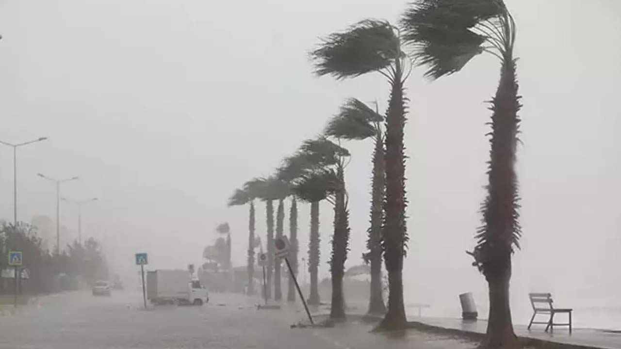 Meteoroloji'den Kuzey Ege Denizi için 'fırtına' uyarısı