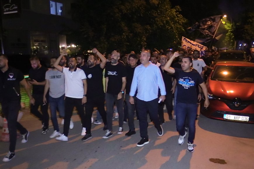 Adana Demirspor taraftarı, yürüyüş yaparak kulüp yönetimini protesto etti
