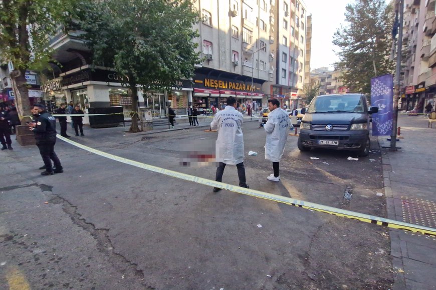 Döner bıçağıyla soyguna girdiği fırında 3 kişiyi yaralayan şüpheli, bacağından vurulup yakalandı