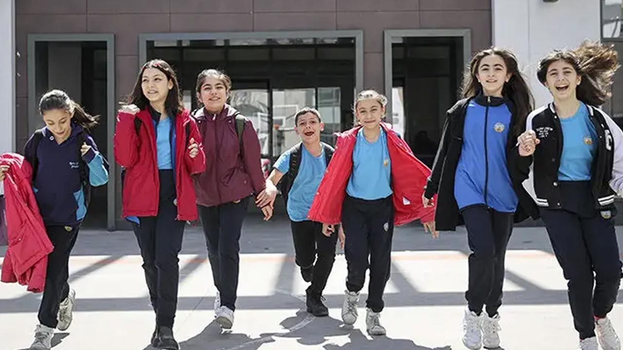 MEB takvimi belli oldu: Kasım ayında öğrencilere 9 günlük tatil!